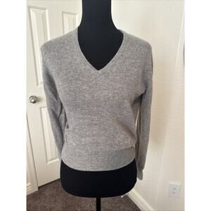 Lord & Taylor Sweater Women S/M Gray 100% Cashmere Long Sleeve V-Neck Pullover